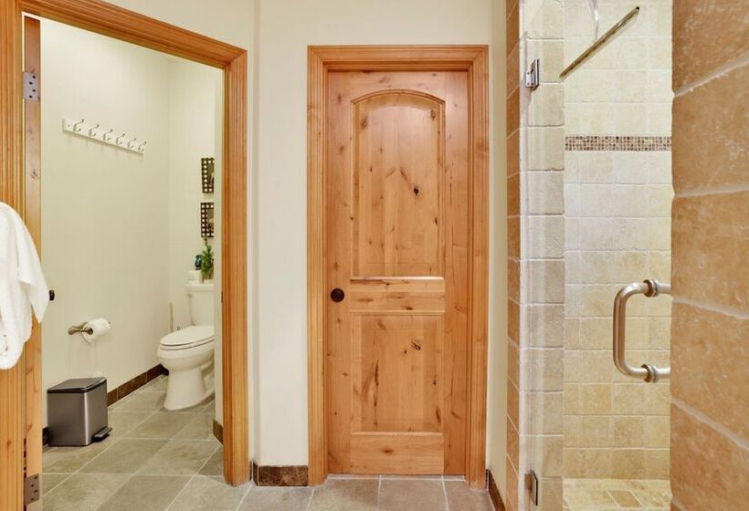 The Spa At Winterset #2282