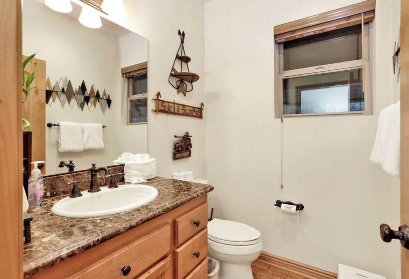 The Spa At Winterset #2282