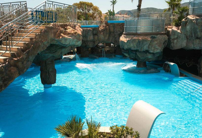 Apartamentos Magic World