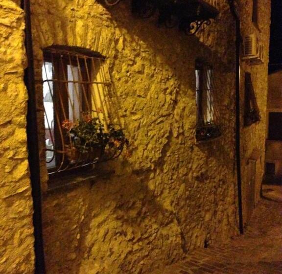 ベッドアンドブレックファースト Ospitalità Don Carlo