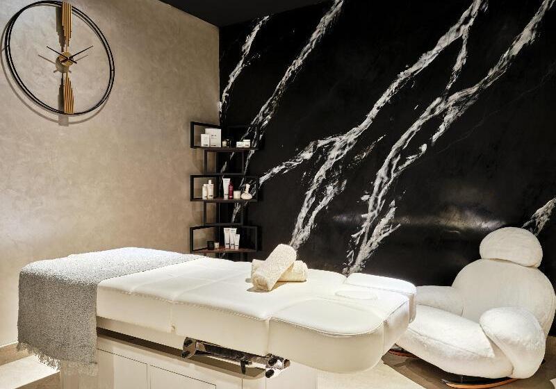 هتل Crowne Plaza Tashkent By Ihg