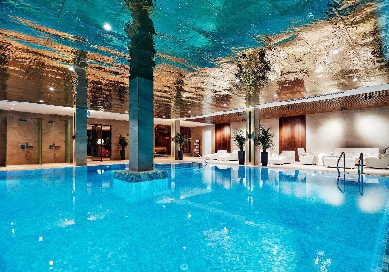 هتل Crowne Plaza Tashkent By Ihg