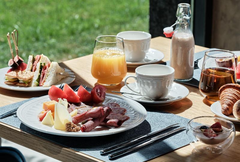 هتل Crowne Plaza Tashkent By Ihg