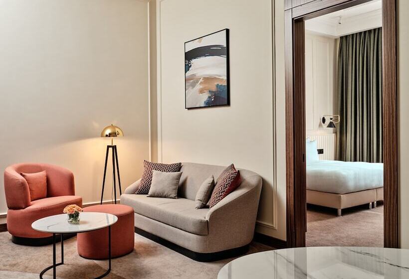 هتل Crowne Plaza Tashkent By Ihg