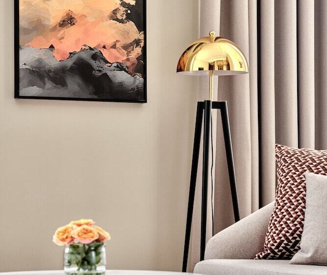 هتل Crowne Plaza Tashkent By Ihg