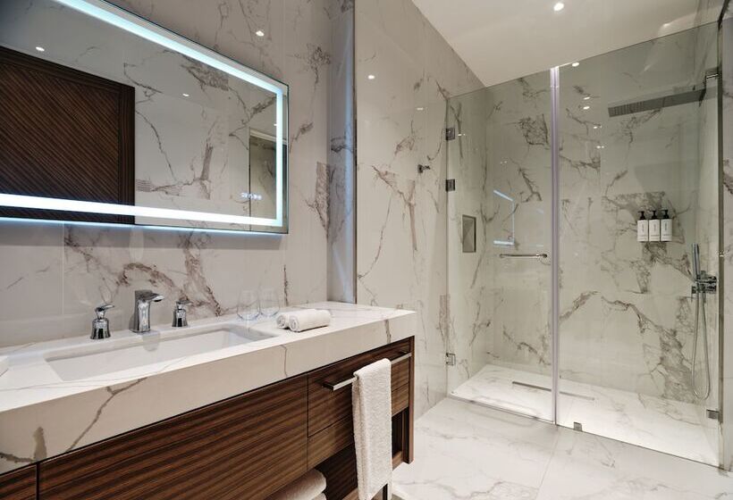 هتل Crowne Plaza Tashkent By Ihg