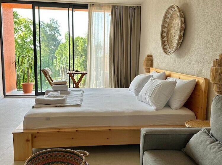 Общежитие Rue Rooms