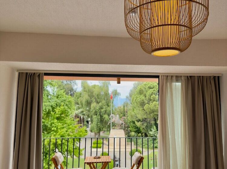 Общежитие Rue Rooms