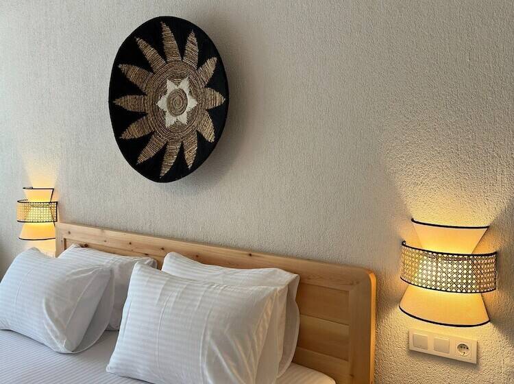 Общежитие Rue Rooms