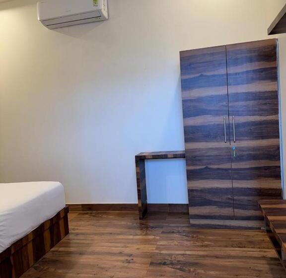 The Carnation Hotel & Resort