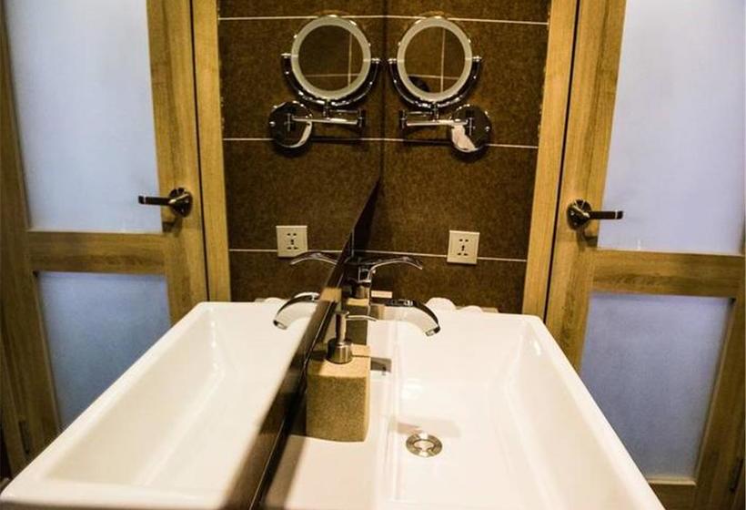 Atour Hotel Yuncheng Jiefang Road