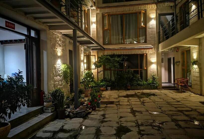 Fengma Feiyang Hostel