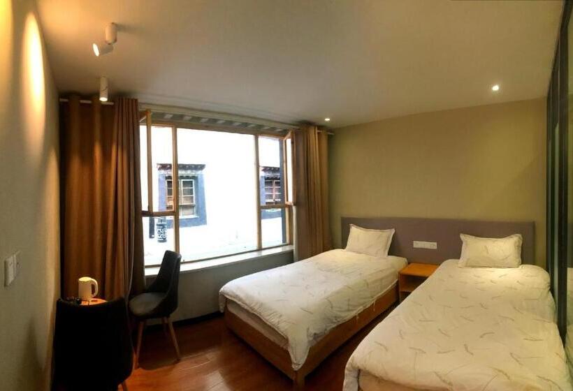 Fengma Feiyang Hostel