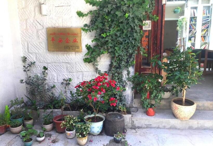 Fengma Feiyang Hostel