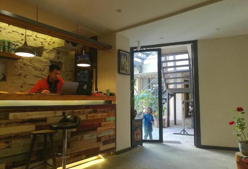 Fengma Feiyang Hostel