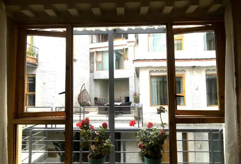 Fengma Feiyang Hostel