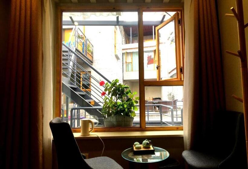 Fengma Feiyang Hostel