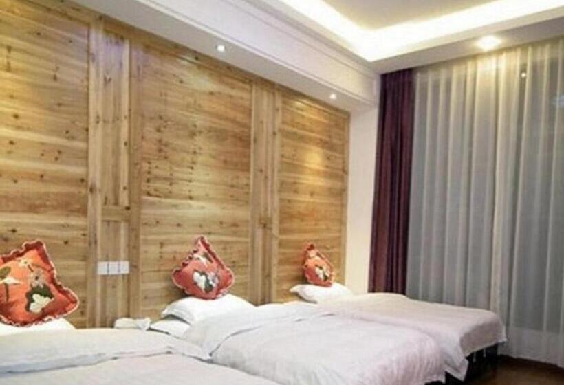 בית מלון כפרי Emeishan Moon Bay