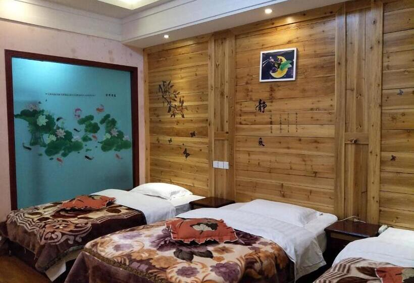 בית מלון כפרי Emeishan Moon Bay