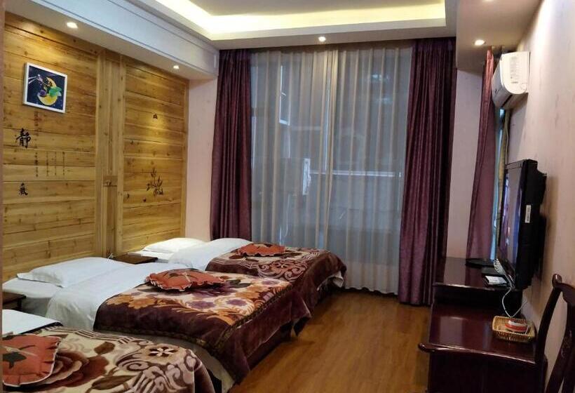 בית מלון כפרי Emeishan Moon Bay