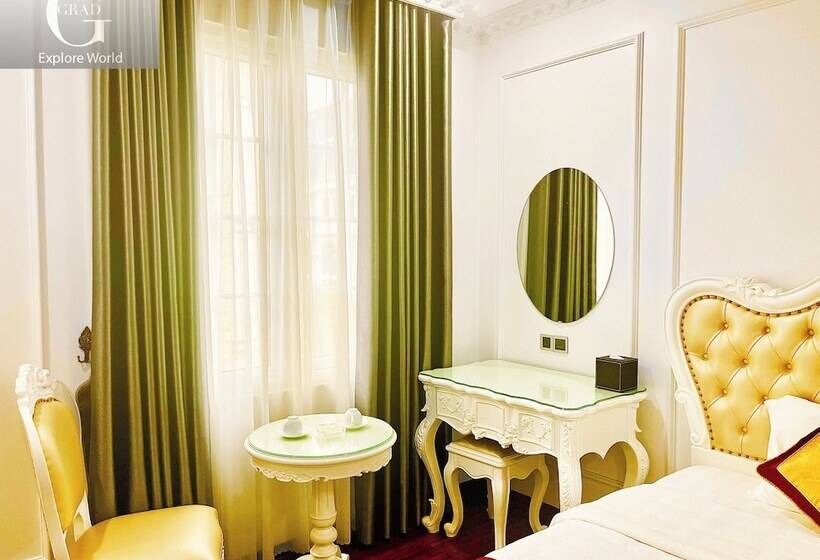 Gold Hotel Luxury Tu Son