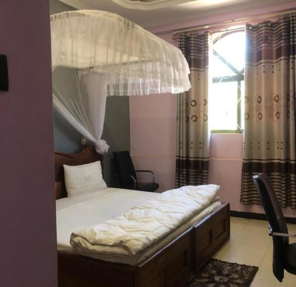 فندق Regal Naivera