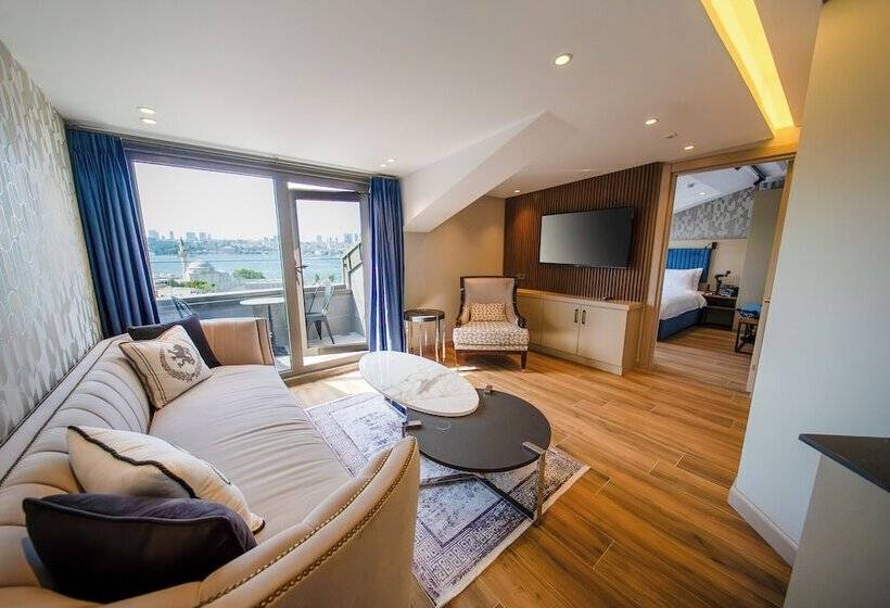 هتل The Palm Bosphorus