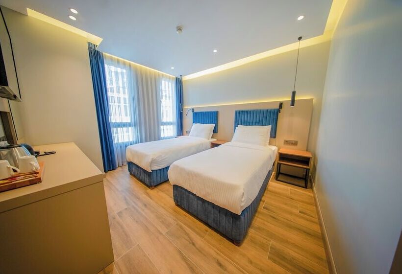 هتل The Palm Bosphorus