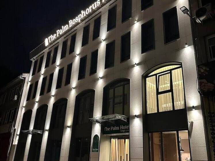 هتل The Palm Bosphorus