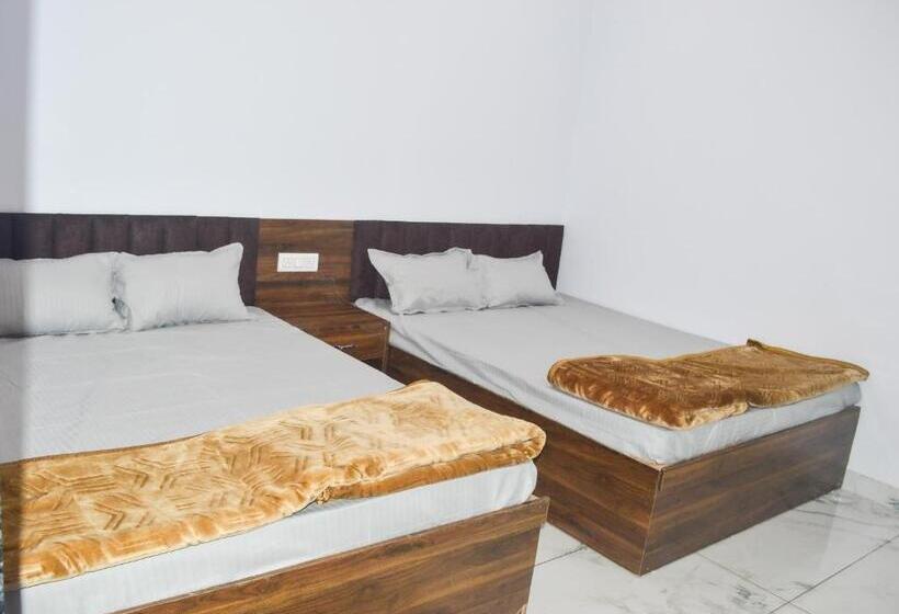 בית מלון כפרי Laxmi Palace & Restaurant