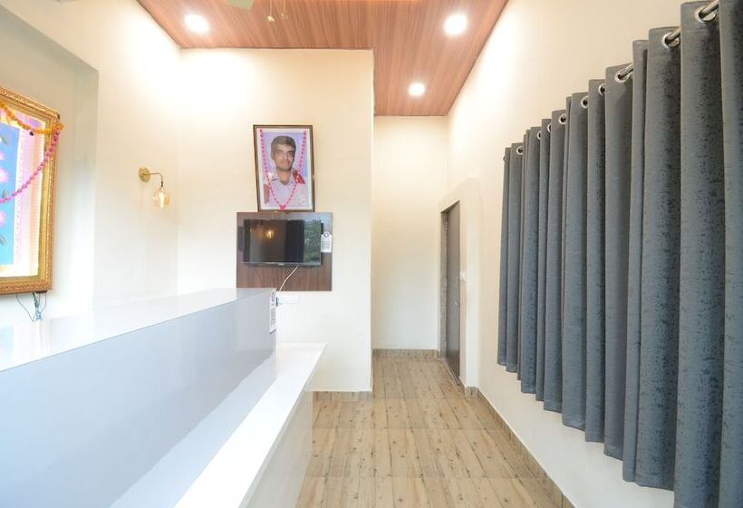 Hotel Sundar Vilas   100 Meters From Shrinathji Temple