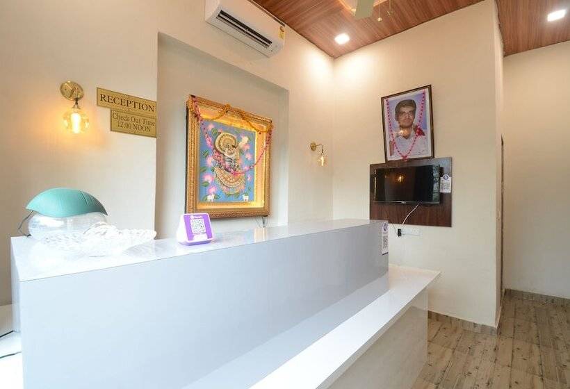 Hotel Sundar Vilas   100 Meters From Shrinathji Temple