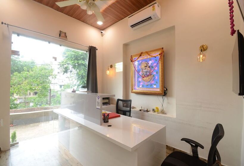 Hotel Sundar Vilas   100 Meters From Shrinathji Temple