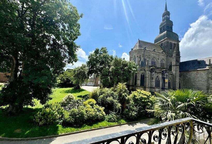 تختخواب و صبحانه Clos Du Cèdre   Maison Et Chambres D Hôtes à Dinan