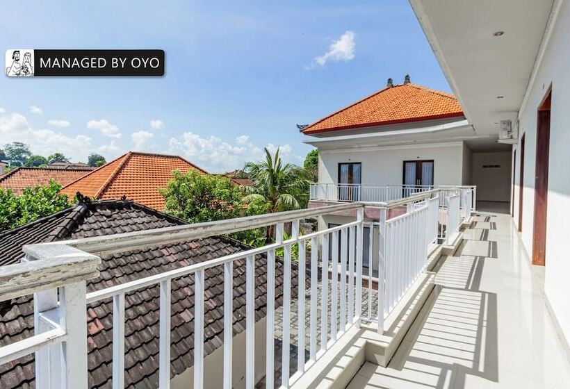 Отель Capital O The Kumpi