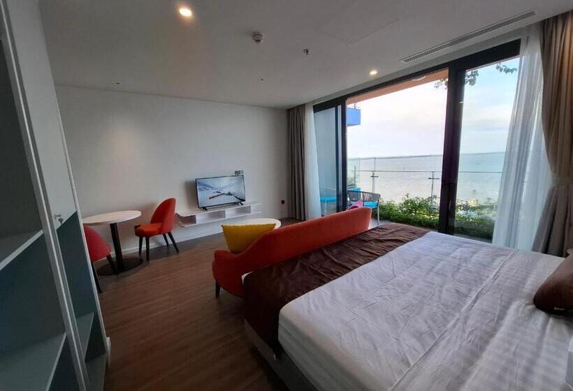 هتل Flamingos Ibiza Hải Tiến Tầng Cao Nhìn Trọn View Biển Hải Tiến