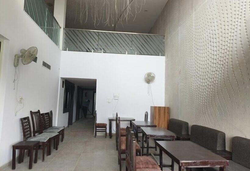 호텔 Jhansi Castle Inn