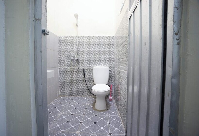 호텔 Redisa Redpartner Near Rs Saiful Anwar