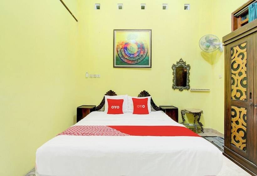 호텔 Oyo 94009 Homestay Ndalem Kademangan