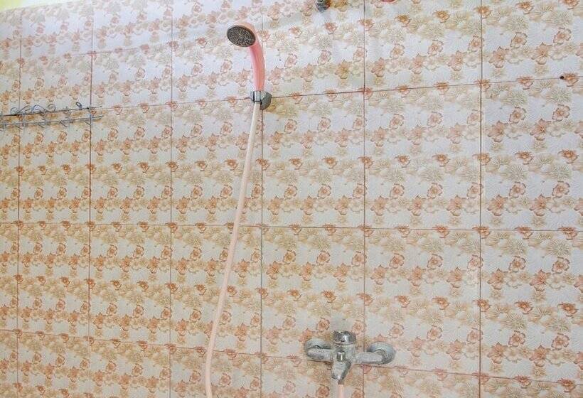 호텔 Oyo 94009 Homestay Ndalem Kademangan