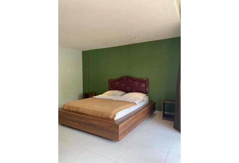 酒店 Oyo 94010 Victoria Square