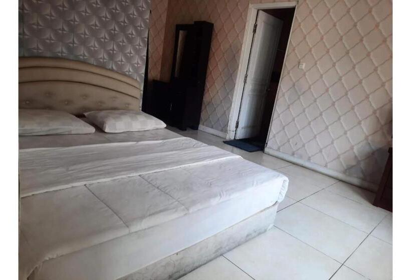 酒店 Oyo 94010 Victoria Square