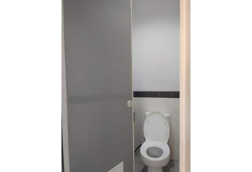 酒店 Oyo 94010 Victoria Square