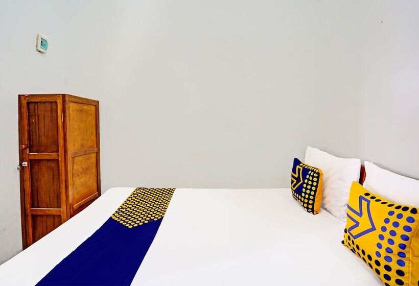 فندق Oyo 94020 Lia Kost Syariah