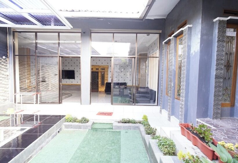 酒店 Oyo 94030 Ar Guest House Syariah