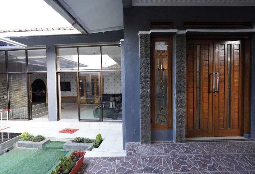 酒店 Oyo 94030 Ar Guest House Syariah