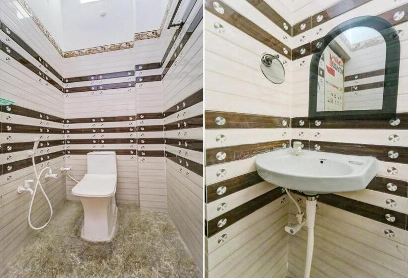 호텔 Spot On 82596 R2