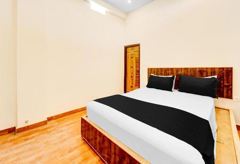 호텔 Spot On 82596 R2