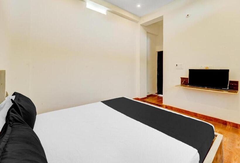 호텔 Spot On 82596 R2