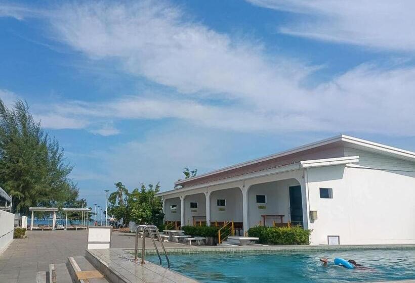 בית מלון כפרי The Toy Beach Resort Rayong